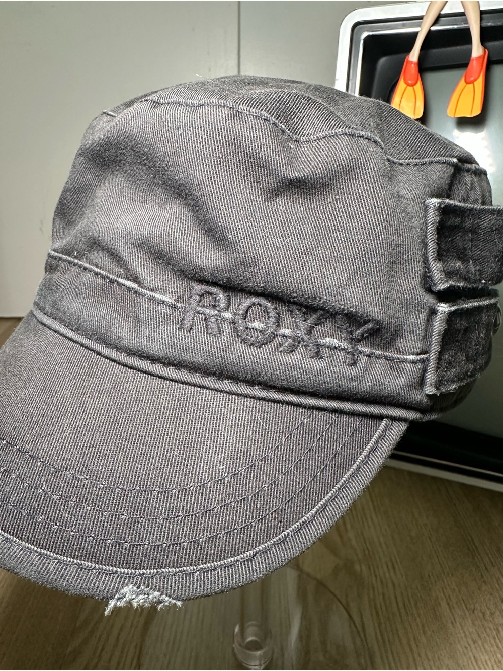 Y2K Roxy Military-Style Cadet Cap - Picture 5 of 11